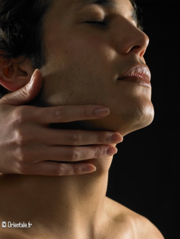 Femme caressant un homme Femme caressant un homme