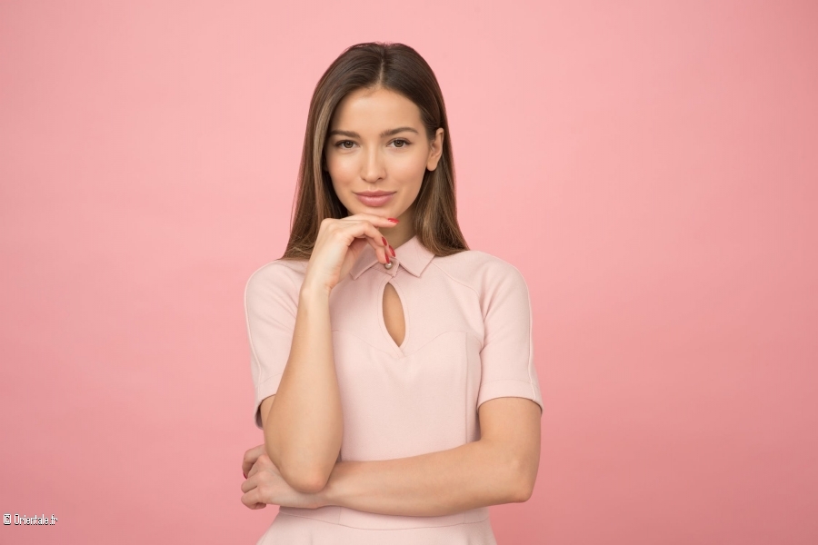 femme fond rose femme fond rose