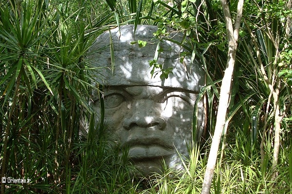 Statue olmeque Statue olmeque