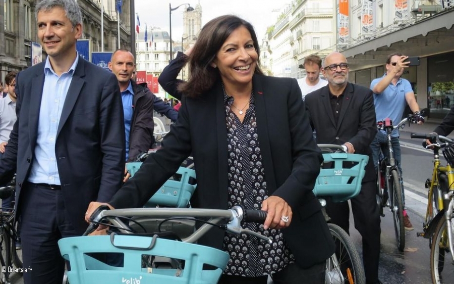 Statue inaugurée a Paris, Anne Hidalgo contente Statue inaugurée a Paris, Anne Hidalgo contente