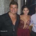 Le couple Dina Sherbiny et Amr Diab posant avec un couple d'amis Le couple Dina Sherbiny et Amr Diab posant avec un couple d'amis