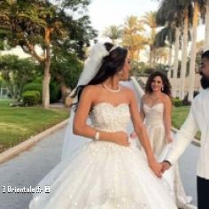 Les maris Menna et Hatem et Rana la demoiselle d'honneur