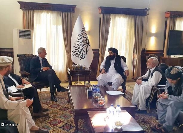 Le Ministre des Affaires étrangères afghan en réunion avec des politiques étrangers Le Ministre des Affaires étrangères afghan en réunion avec des politiques étrangers