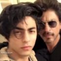 Shahrukh Khan et son fils à gauche Shahrukh Khan et son fils à gauche