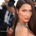 Bella Hadid de face Bella Hadid de face