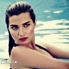 Tuba Buyukustun une actrice turque