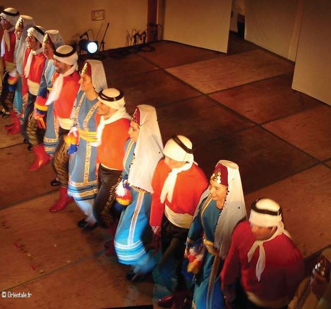 Danse folklorique syrienne Danse folklorique syrienne