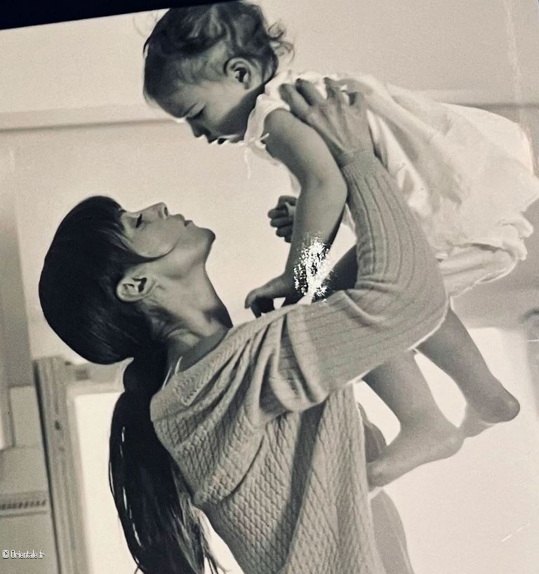 Monica Bellucci avec l'une de ses filles, une maman accomplie !