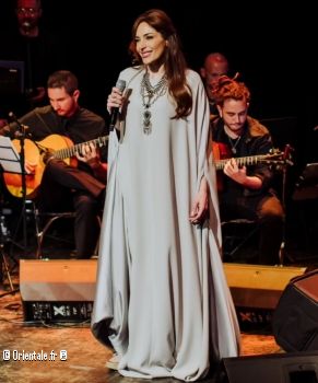 Abeer Nehme avec son groupe, en Egypte